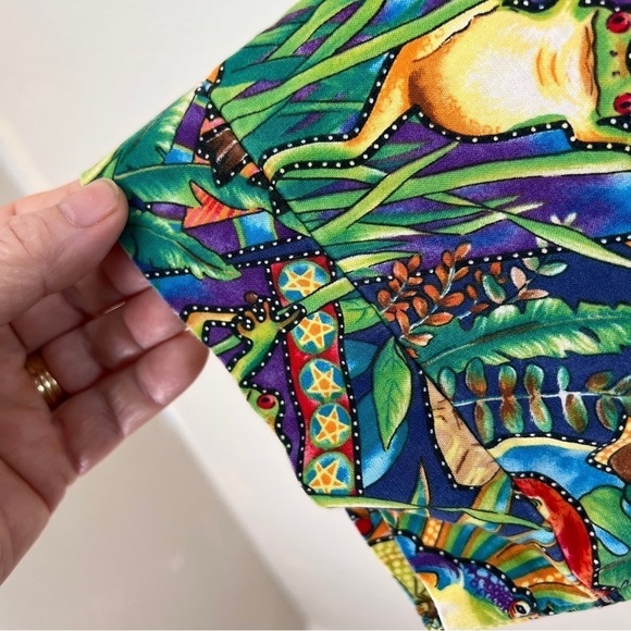 SCRUB MED BirdJungle  motif Scrub Tops. Size 2/4. 100% Cotton. 2 Front Pockets - Picture 9 of 10